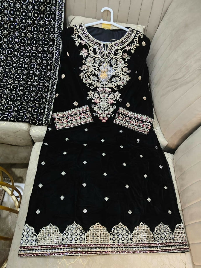 Embroidered velvet shirt plazo with shawl