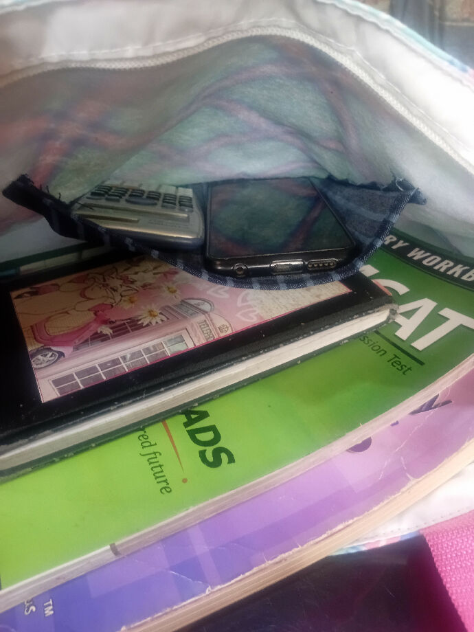 Tote bag with pink bow