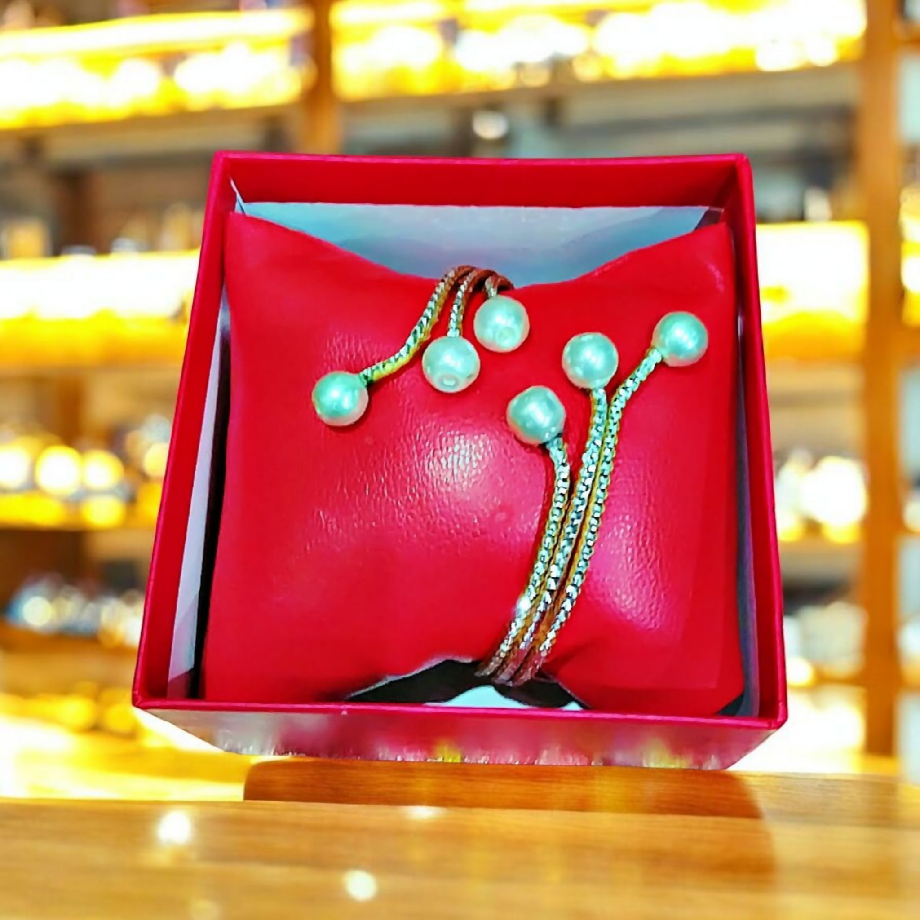 Adorable& unique pearl bracelet