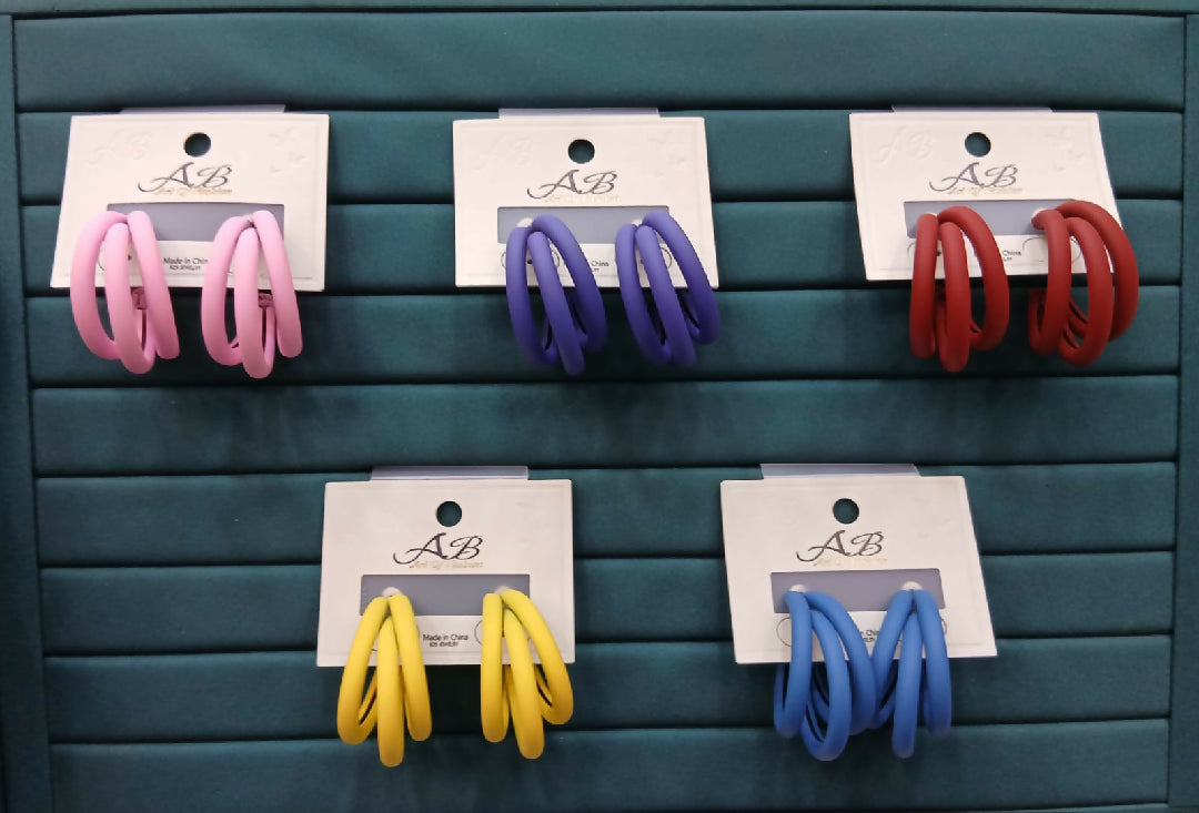 Tripod hoops ear rings