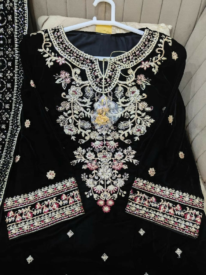 Embroidered velvet shirt plazo with shawl