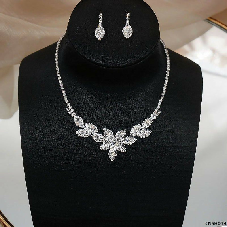 Flower necklace set
