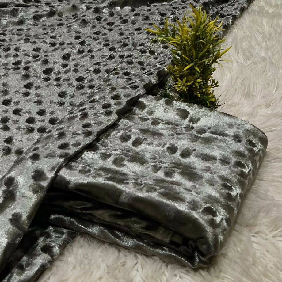 Velvet collection with brosha