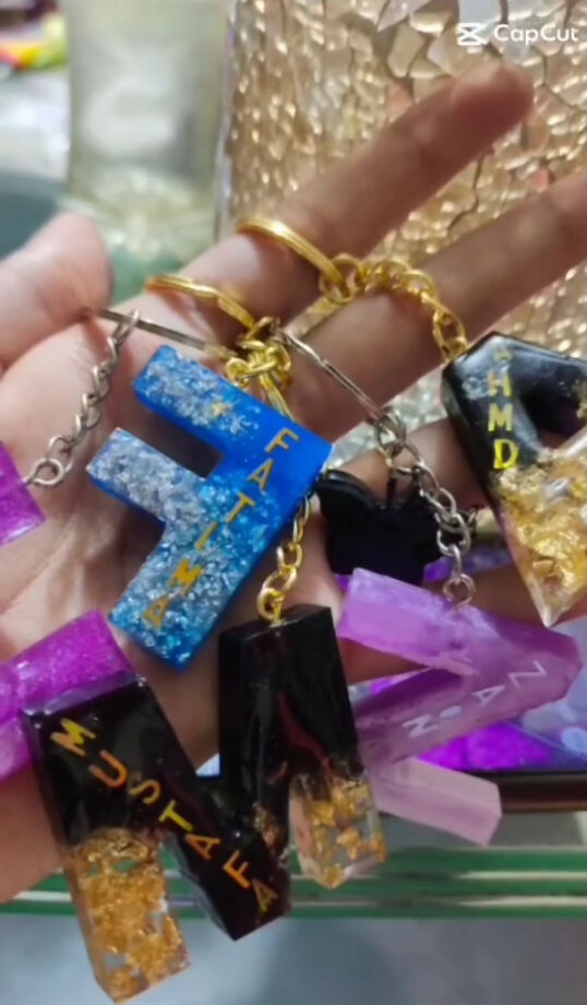 Luxury mixed colors resin keychains