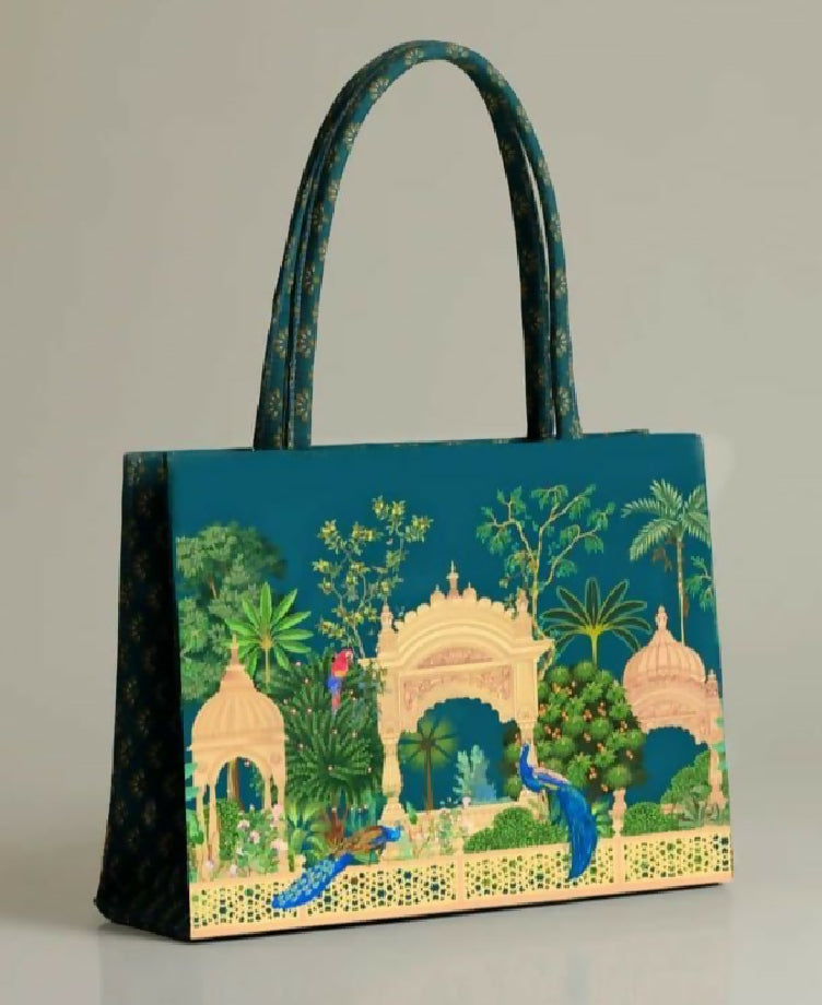 High Quality Bag With Unique Print For Girls