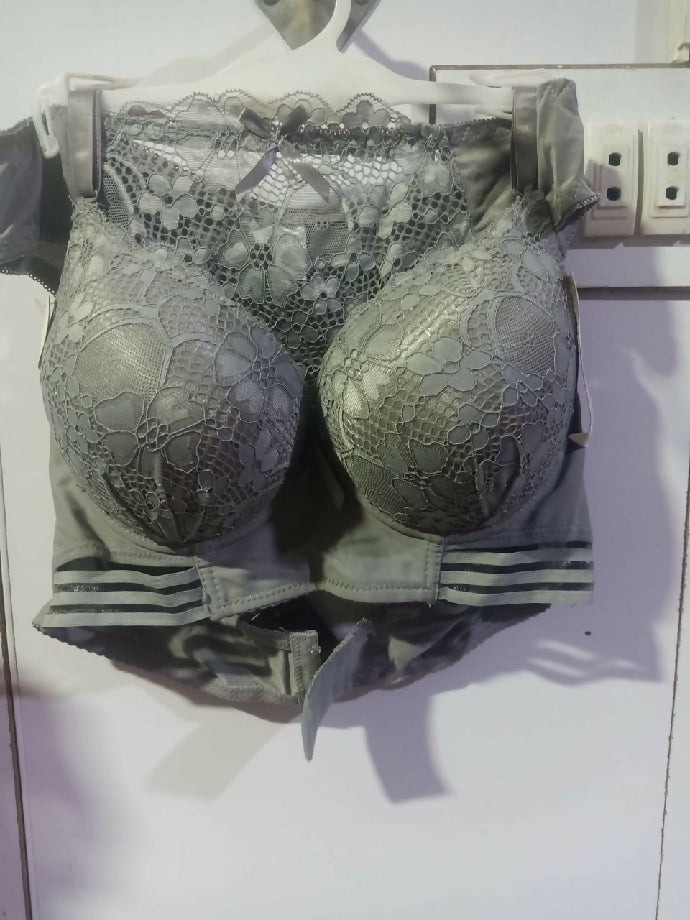 Bridal paded Bra's pair ,elegant clrs available soft n comfortable