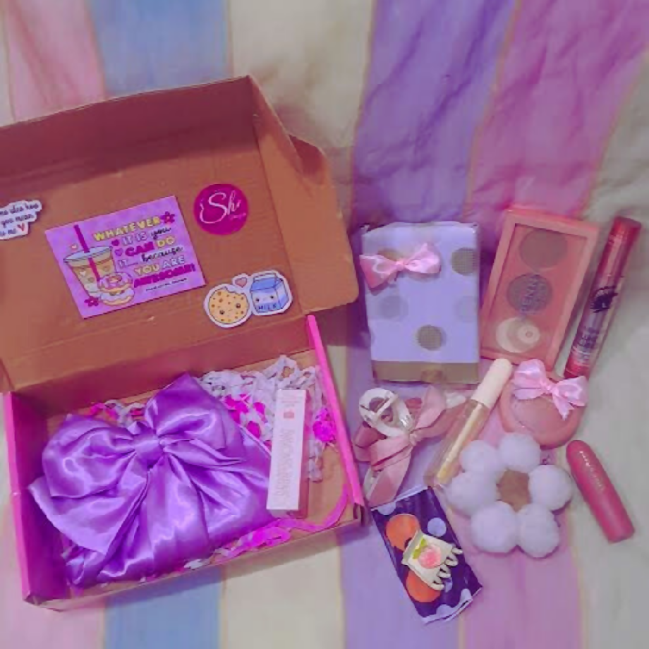 Sabeenzhub Birthday Gift Box – Glam & Glow in One Box (Rs. 1750 Only)