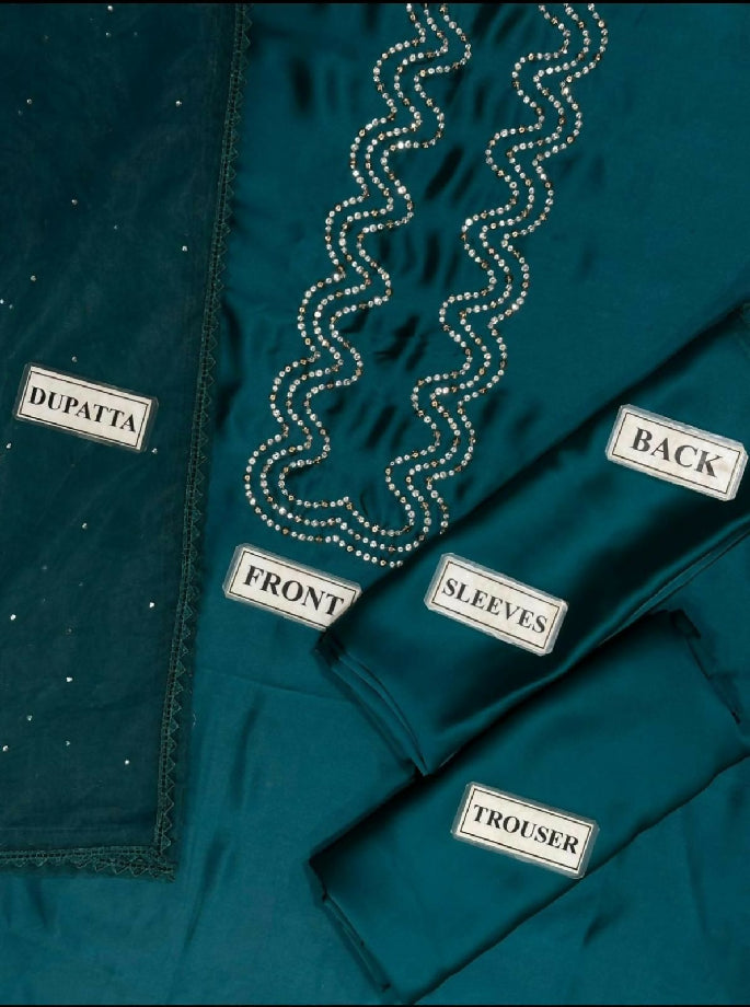 Hania Amir demanding dress