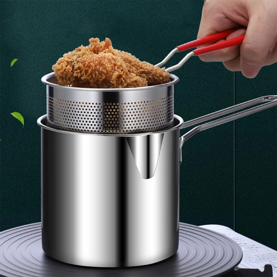 Deep fryer pot with strainer