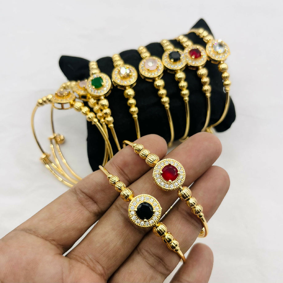 BEAUTIFUL HANDCUFFS ?