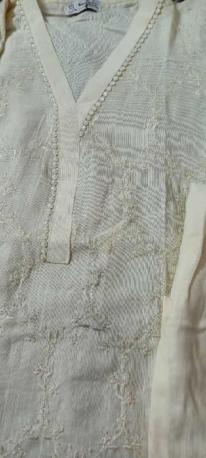 Elegant Slub Khaddar 2-Piece Stitched Set with Embroidered Detailing