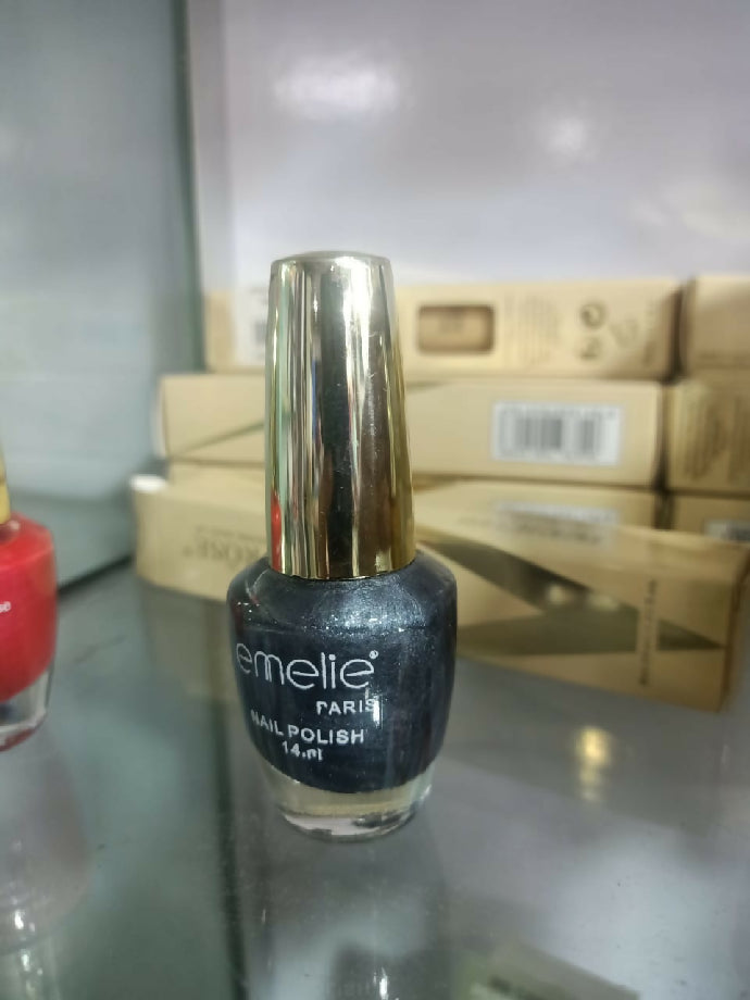 Emelie paris Nail Paint