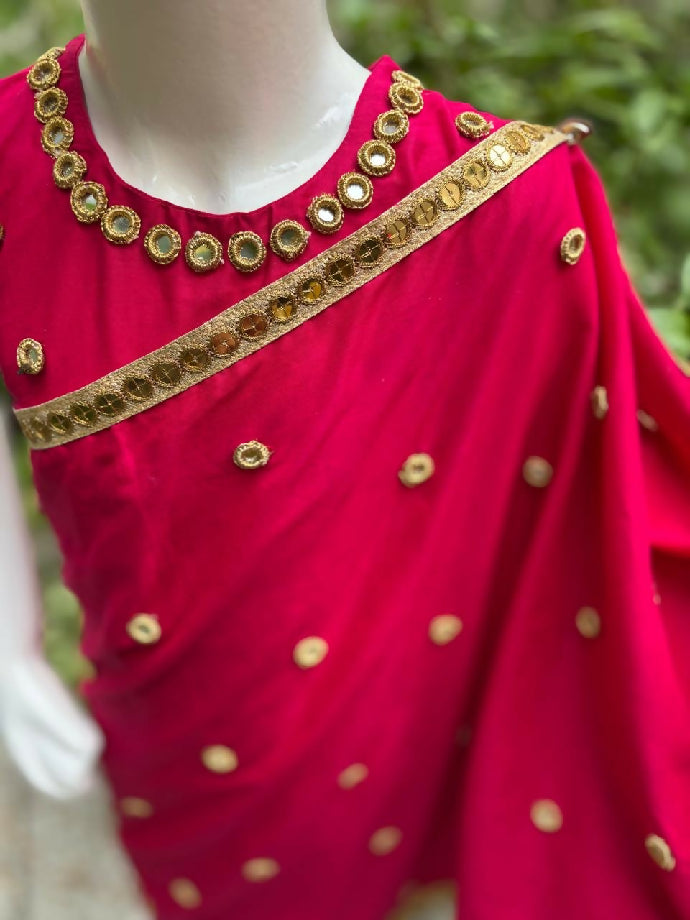 Hot pink mirror work saree Available in summer lawn or shiffon stuff