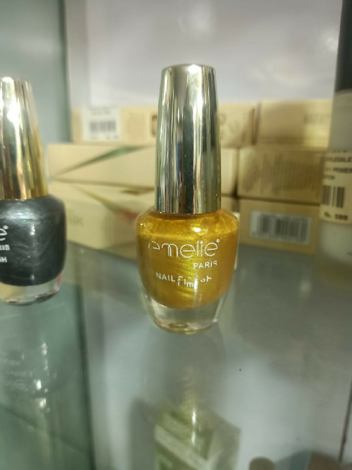 Emelie paris Nail Paint