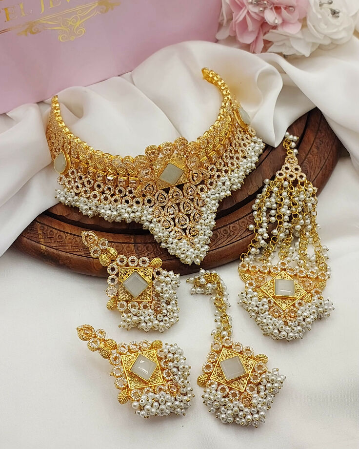 Zarkoon stone bridal set