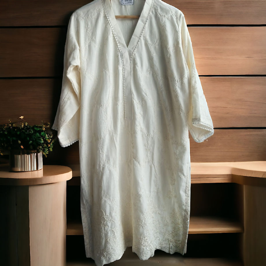 Elegant Slub Khaddar 2-Piece Stitched Set with Embroidered Detailing