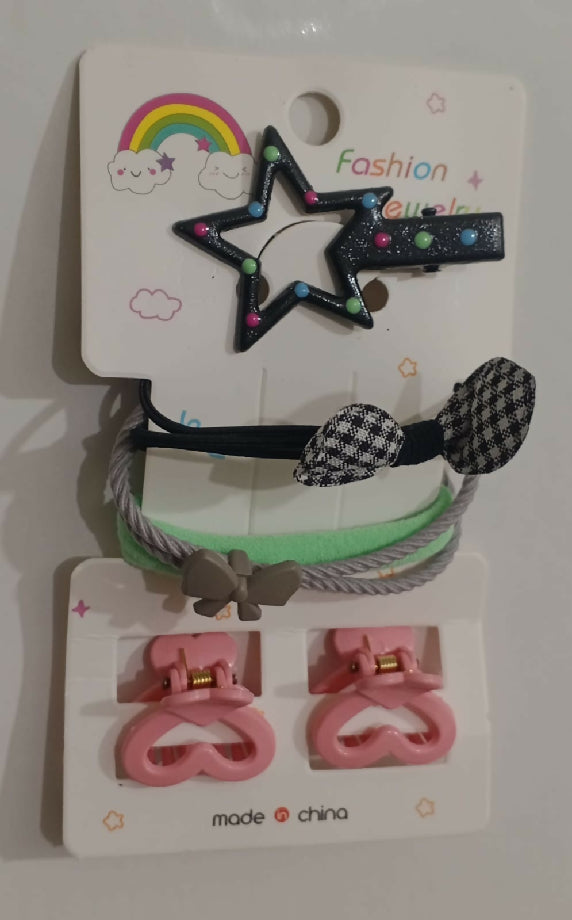 Hair styling card 1 star alligator pin,3 stylish ponies , 2 small catchers