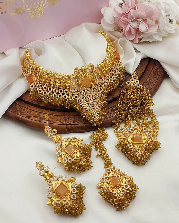 Zarkoon stone bridal set