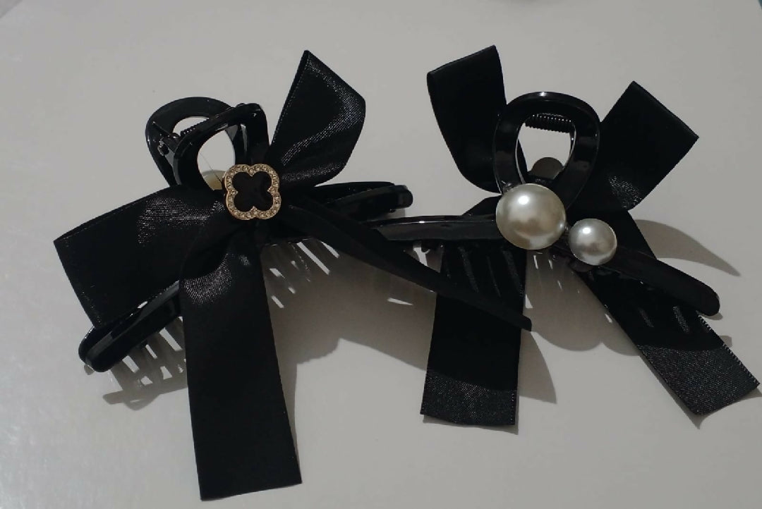 Fancy hair catcher Perfect blend of bow & pearls