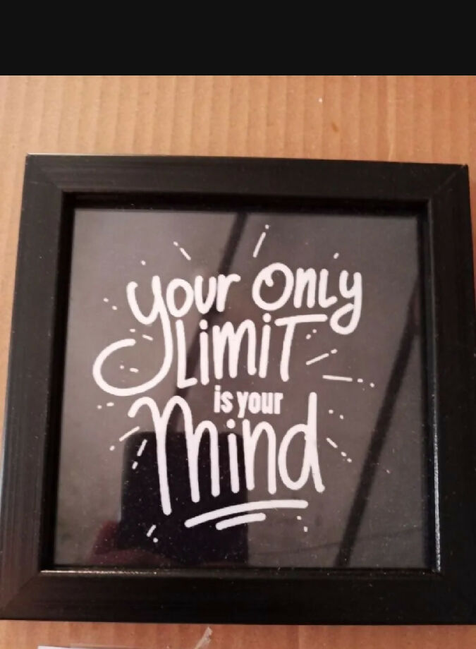 Wall hanging picture frame (set of 4).