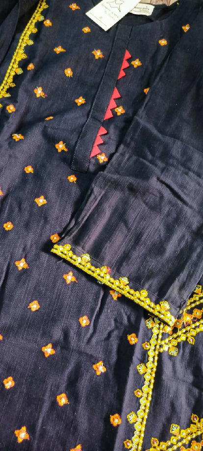 Khaddar 2-Piece Stitched Set with Embroidered Detailing