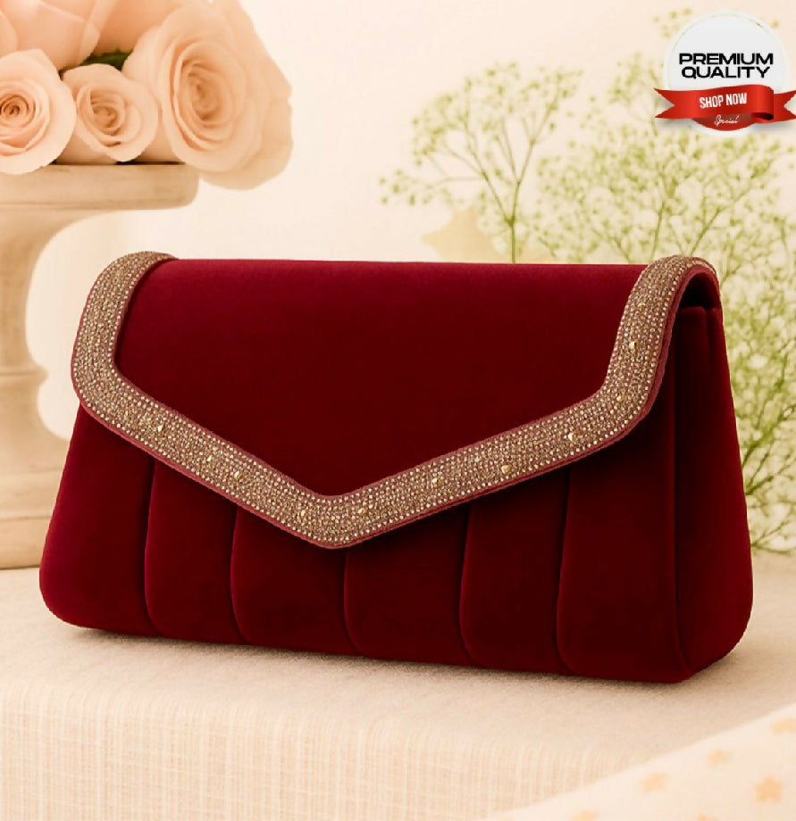 ? FANCY CLUTCH ? SIZE : 6" by 8" ✨ Stylish & Unique ✨*SIDE CROSS BODY* ✨ Supreme High Quality ✨ With Long Chain ✨ 1 Inside Pocket