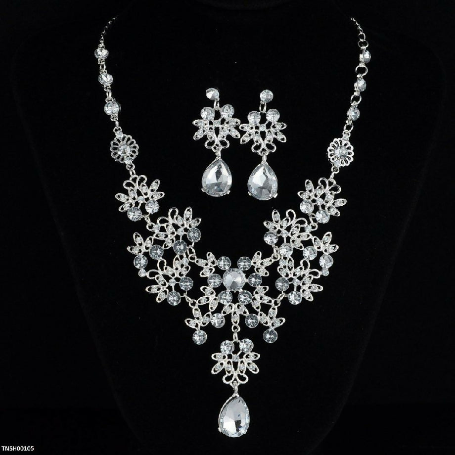 Flower tear drop necklaces