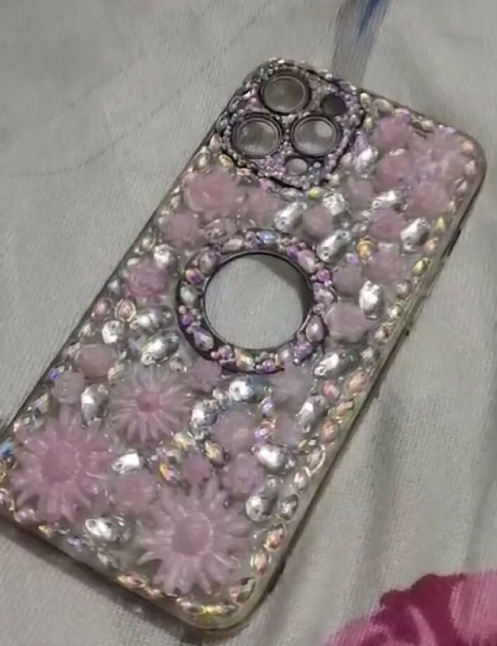 Blush Bloom – delicate pink flowers with a sparkling touch