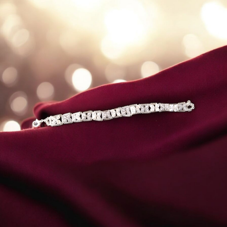 Elegant pearl bracelet