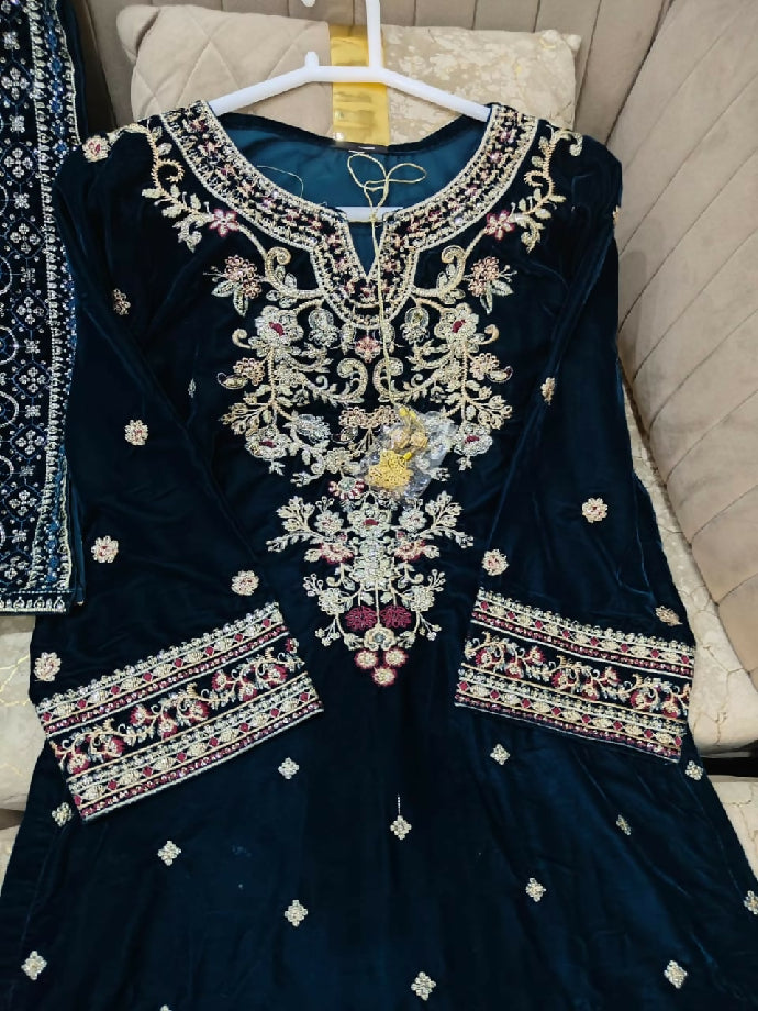 Embroidered velvet shirt plazo with shawl