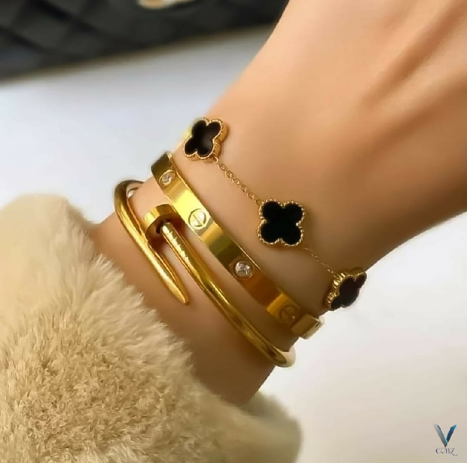 Jewellery set of 3 pcs with trendy clover bracelet