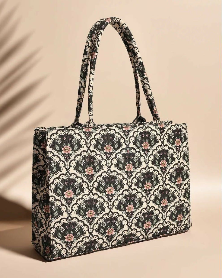 High Quality Bag With Unique Print For Girls