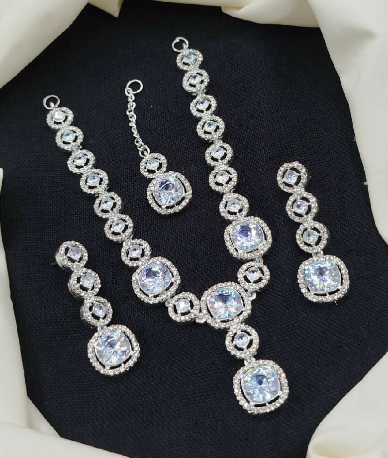 Sparkling Rhinestone Necklace Set