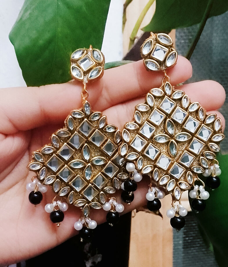 Hand made Kundans earrings