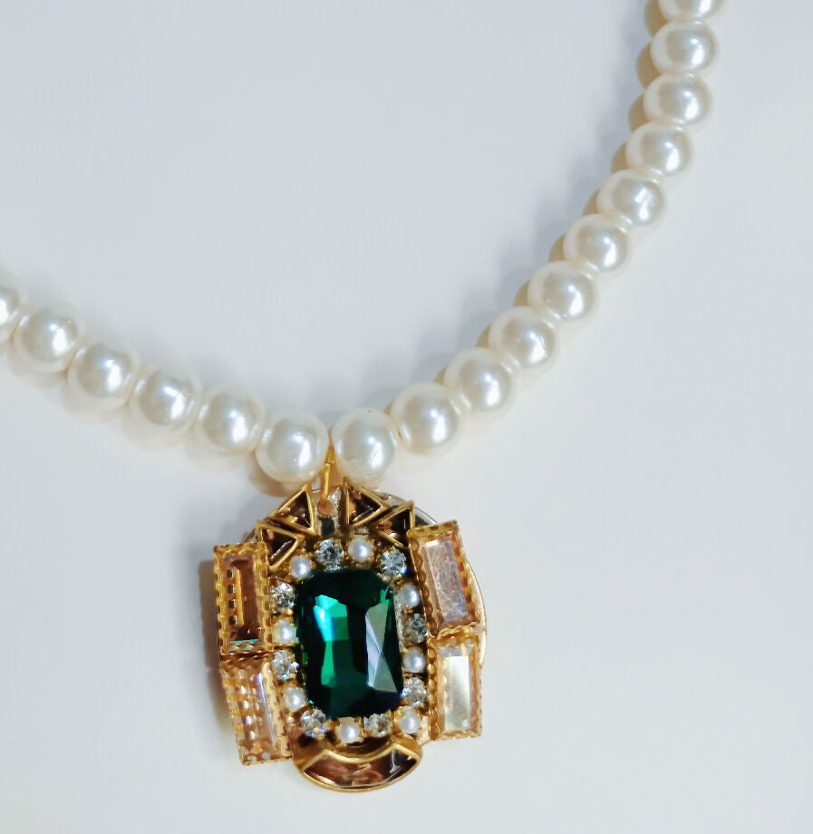 Handmade pearl necklace