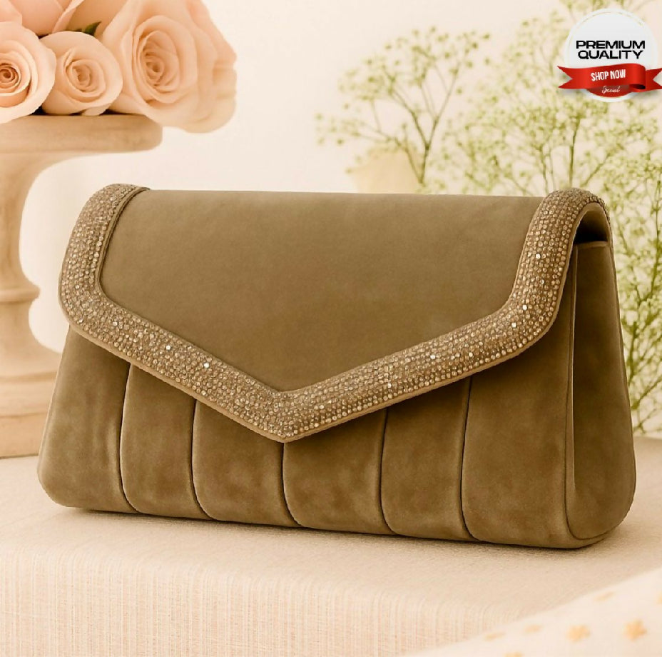 ? FANCY CLUTCH ? SIZE : 6" by 8" ✨ Stylish & Unique ✨*SIDE CROSS BODY* ✨ Supreme High Quality ✨ With Long Chain ✨ 1 Inside Pocket