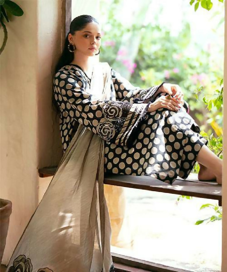 Luxury Embroidered 3PC Karandi Suit