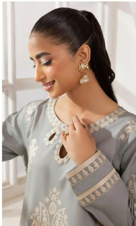 Unstitched Embroidered Dhanak with Digital Wool Shawl