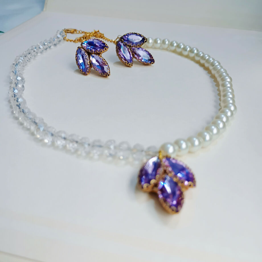 Handmade pearl & crystal nacklace set with purple stones