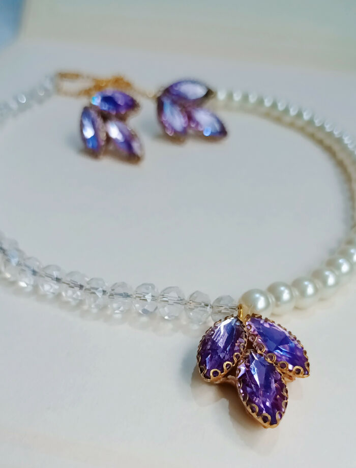 Handmade pearl & crystal nacklace set with purple stones