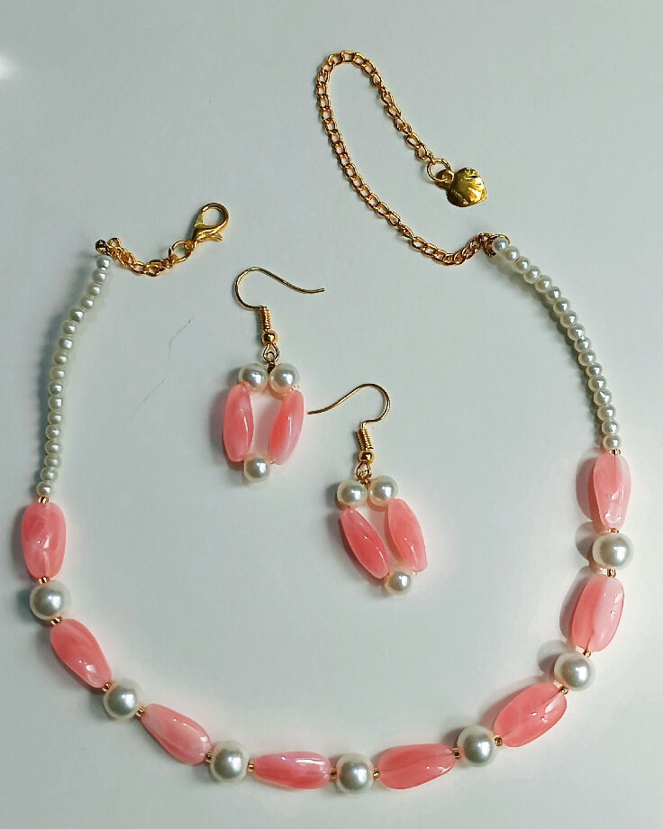 Handmade pearl necklace set with pink stone