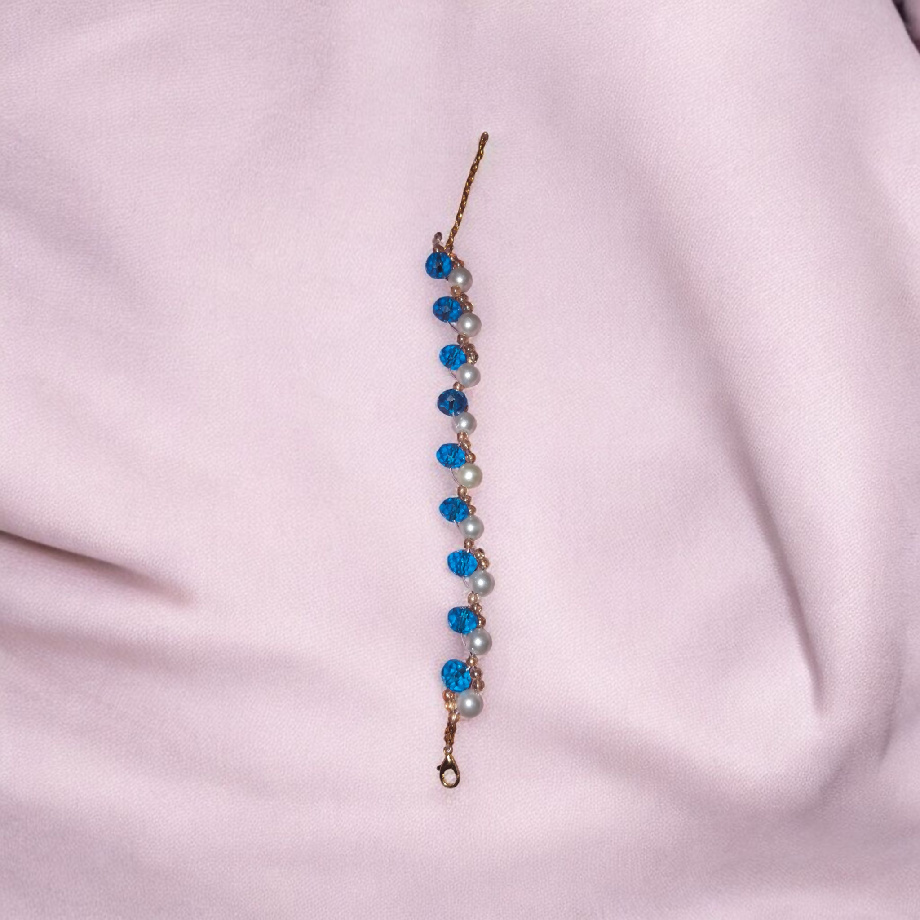 Adjustable pearl bracelet