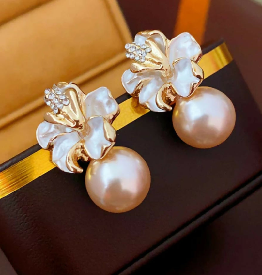 Shiny Flower Earring