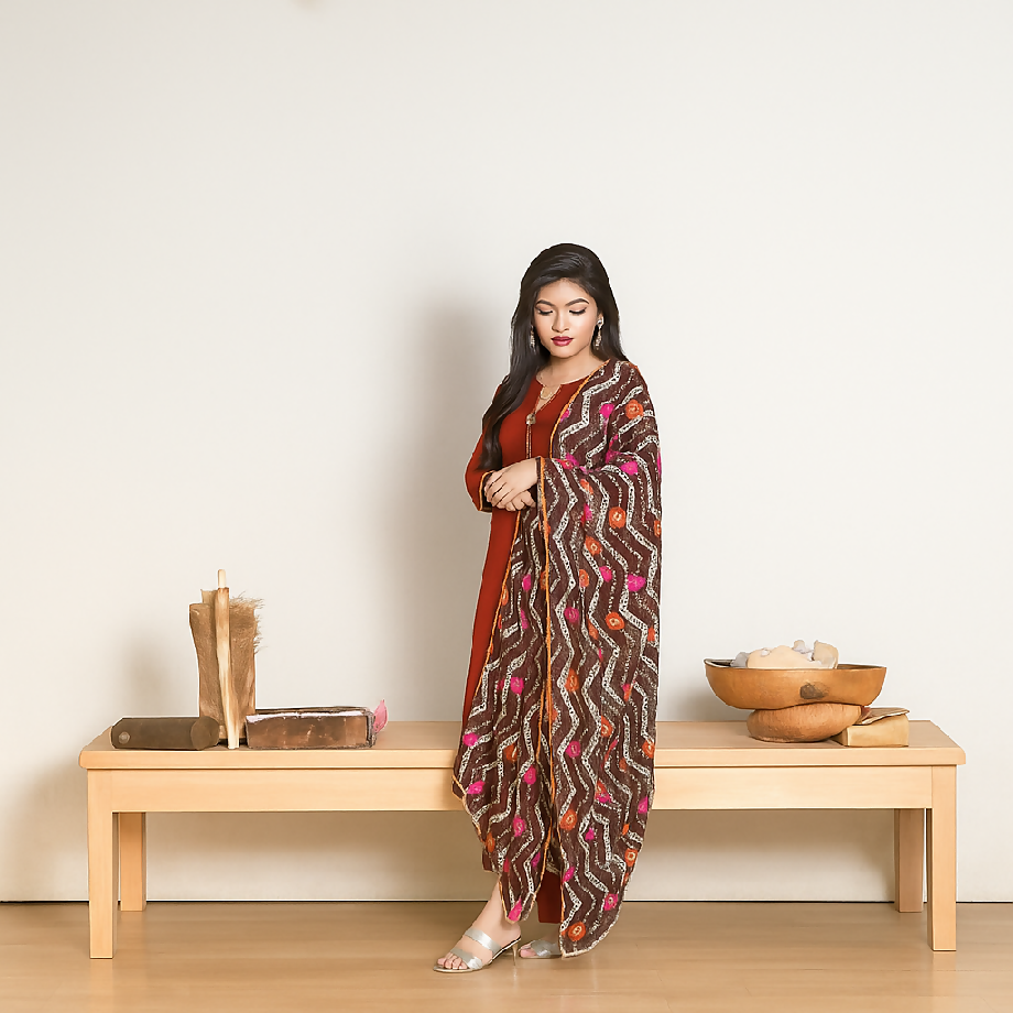 20250807_1647_Model in Patterned Attire_remix_01k225n81pe73rj04e64xh7zh4