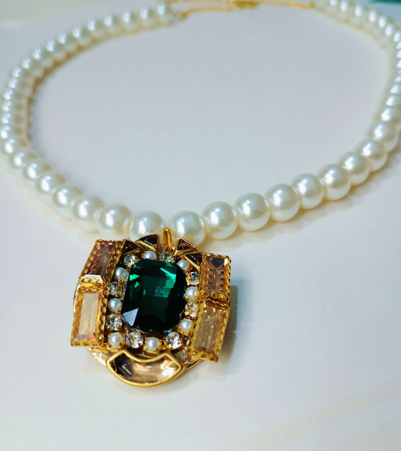 Handmade pearl necklace