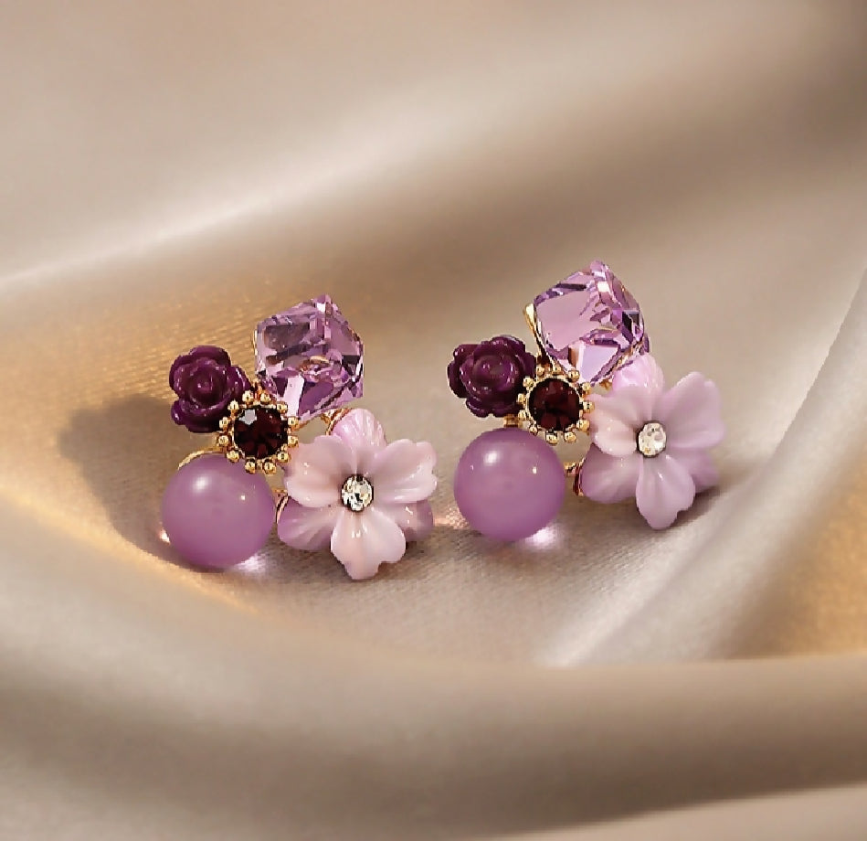 Stylish purple earring