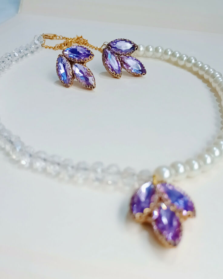 Handmade pearl & crystal nacklace set with purple stones