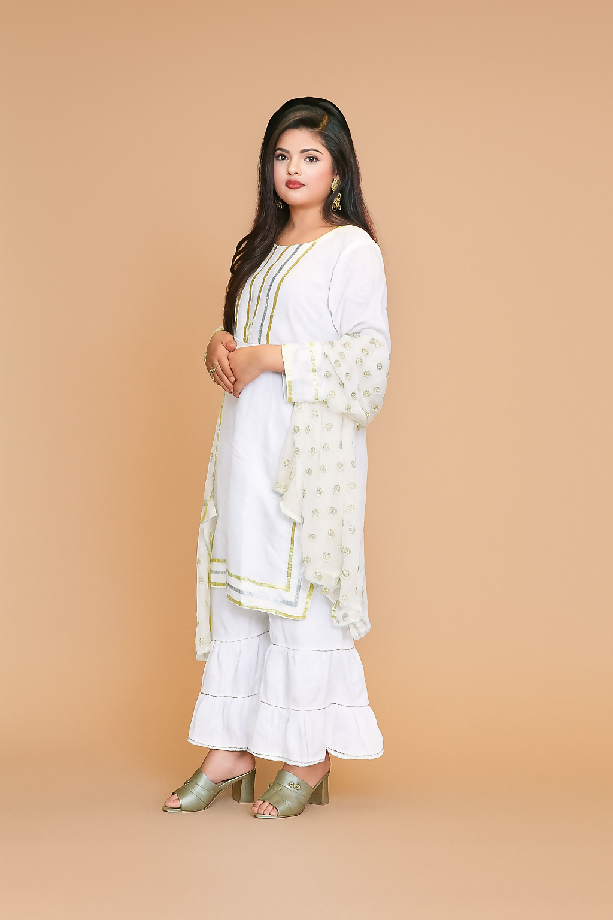 20250807_1721_Plain Background Model_remix_01k227jvjnegcae3962hjs2mte