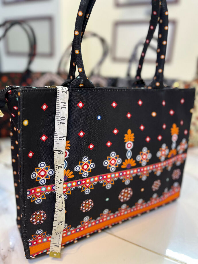 High Quality Bag With Unique Print For Girls